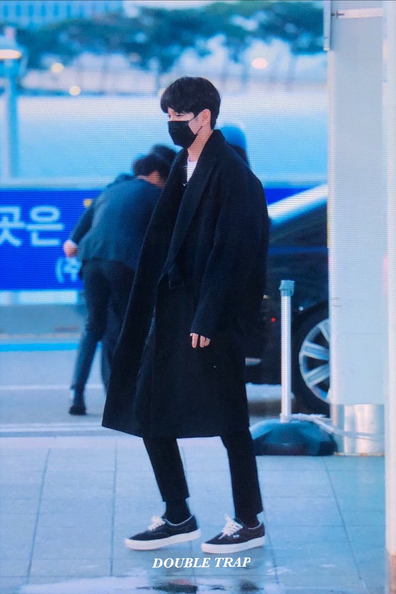 doubletrap_sw's tweet photo. 191125 ICN 출국 #옹성우 #ongseongwu 
졸 ㄹㅕ . . . https://t.co/FQnbuTsH1c