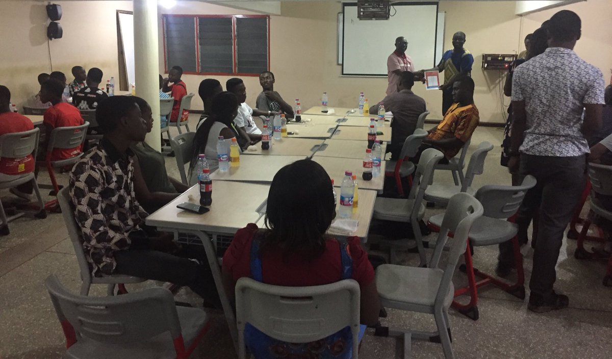 elliotktannor's tweet image. Today we had a great time rewarding our gallant volunteers who made a May Measurement Month Campaign 2019 a great success. We distributed their certificates and their feedback can only make the 2020 campaign even bigger. @MayMeasure @mmm_ashanti #kidneykonsult #hypertensionkills