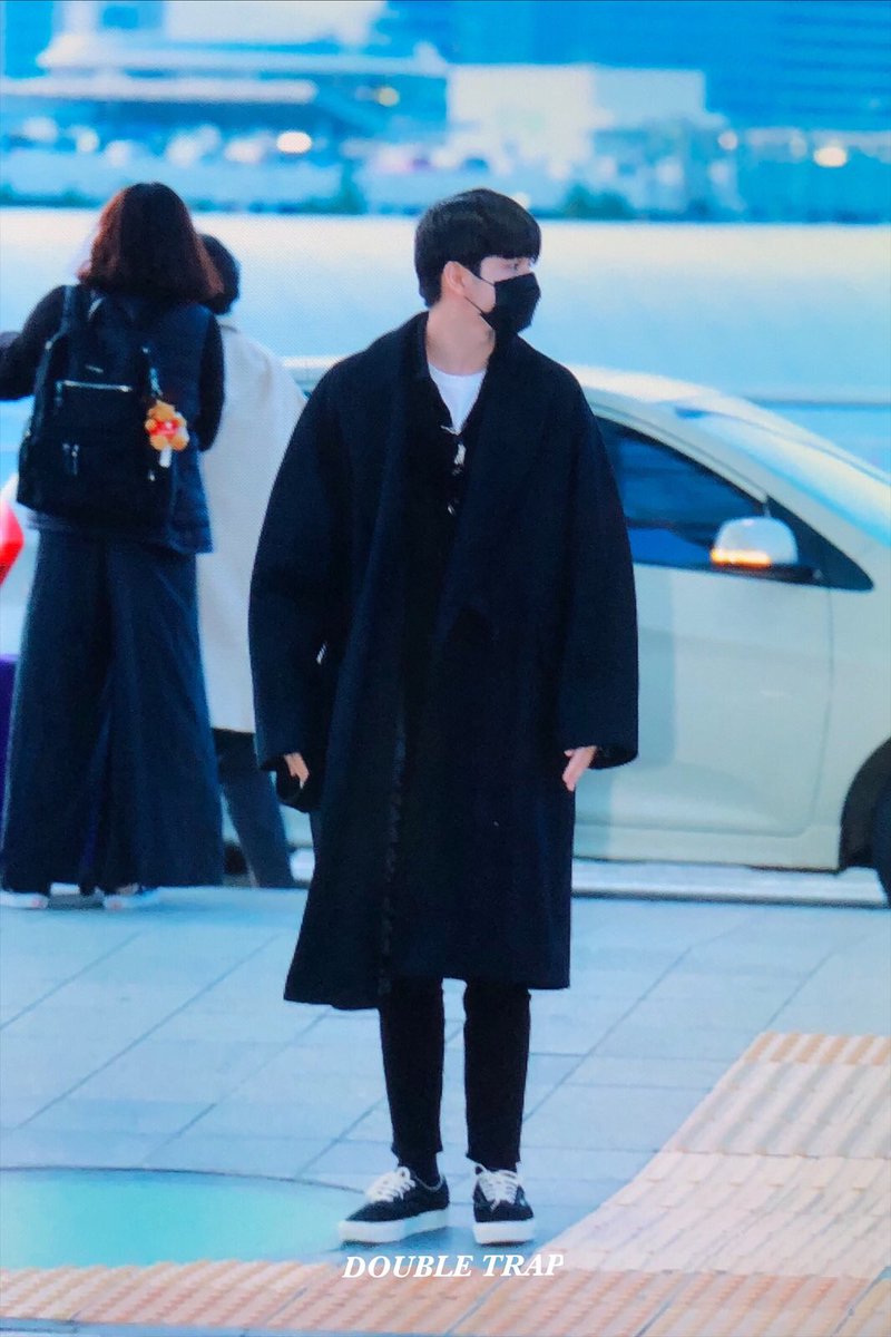 doubletrap_sw's tweet photo. 191125 ICN 출국 #옹성우 #ongseongwu https://t.co/YBDXzD07SH