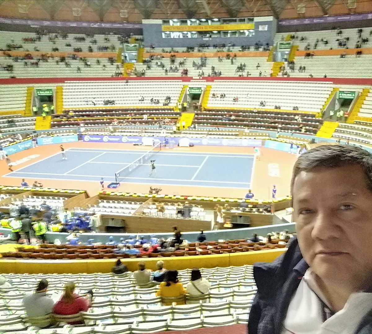 MilSoftEc's tweet image. #GoRoger #NoHayNadieMasGrandeQueRF Listo para disfrutar del espectáculo que brindará #SuMajestad @rogerfederer #QuitoEcuador