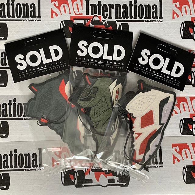 SOLDintl's tweet photo. Infrared, Cactus Jack, or Carmine. Choose your weapon 🔫🪓🗡💣 #soldintl #aj6 #cactusjack6s #airfreshener #carfreshener #infrared6 #carmine6s #エアフレッシュナー #カーフレッシュナー #芳香剤 #エアーフレッシュナー #carscent https://t.co/0yhSaYu9WB