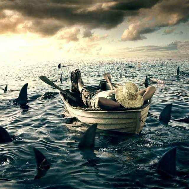 قديش قالوا.......عنك يا بحر غدار..//
وبعدنا منحلم فوق عمقك الإبحار..//
ركوب الموج رجولة وماهو انتحار..//
مكملين للآخر وهديرك ما بخوفنا...//
يا إما بتغرقنا يا بدنا نعلن الإنتصار.//
Firas
