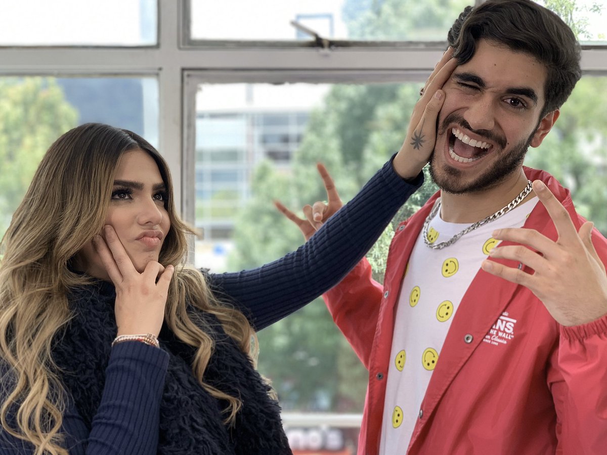 ¿Nos damos el beso o no? <a href="/juanaval98/">Juana Valentina</a> 
bit.ly/2OfFT10