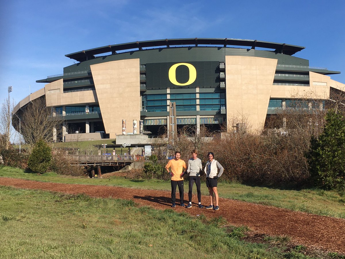 ReinhardtXC_TF's tweet photo. Closed out our #NAIAXC experience with a couple of days in Eugene and Portland! These guys got to soak up TrackTown USA in sunshine! Here’s to the next chapter and new faces at nationals! https://t.co/3Ps06mXRYA