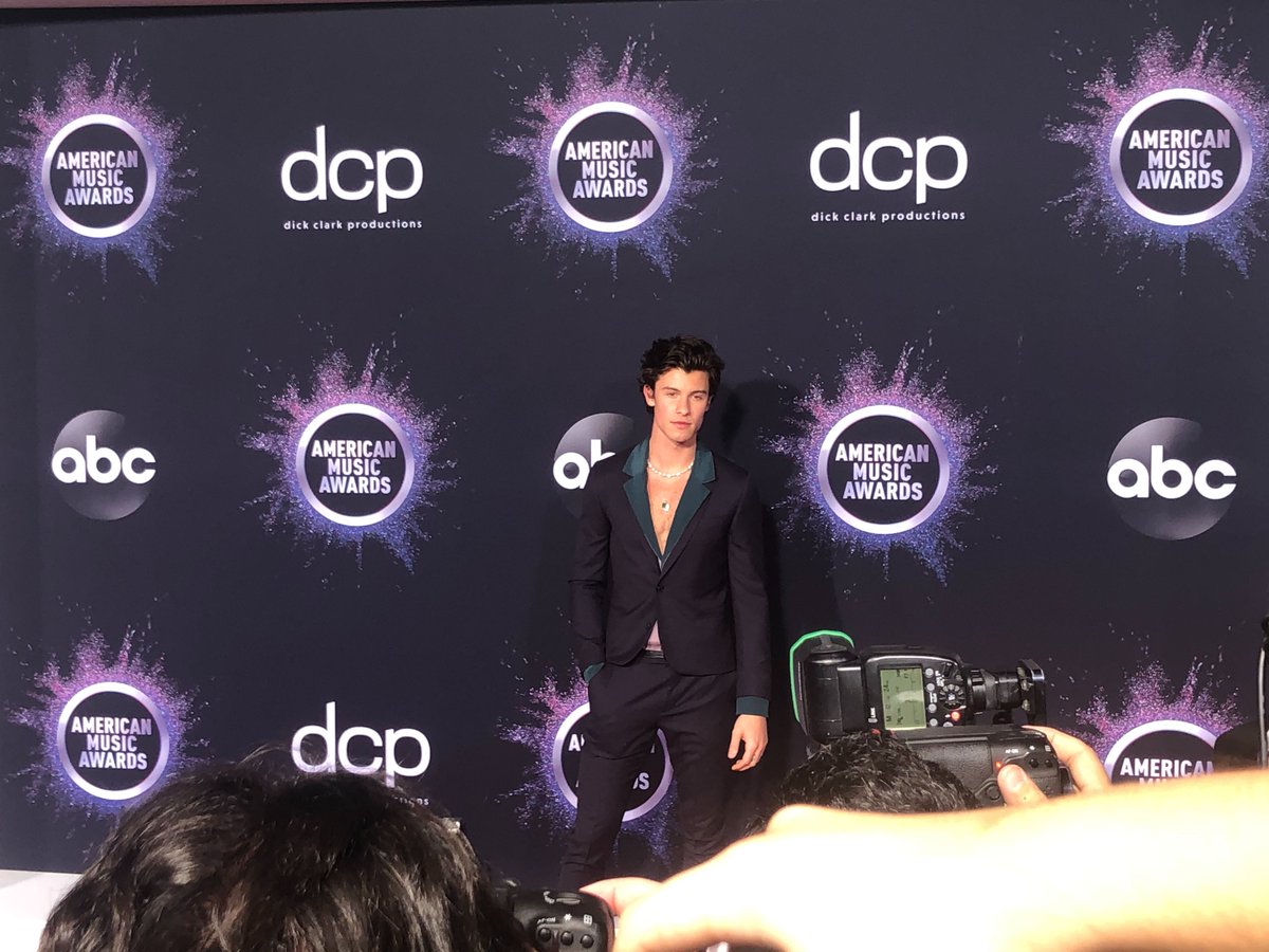 DailyBruinAE's tweet photo. .@shawnmendes has entered the building. The singer is set to perform award nominee “señorita” with Camila Cabello later this evening. #AMAs https://t.co/wUfDCJgpL1