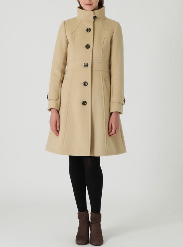 ブルーレーベルのロングセラー、 上質な素材を使用したシルエットの