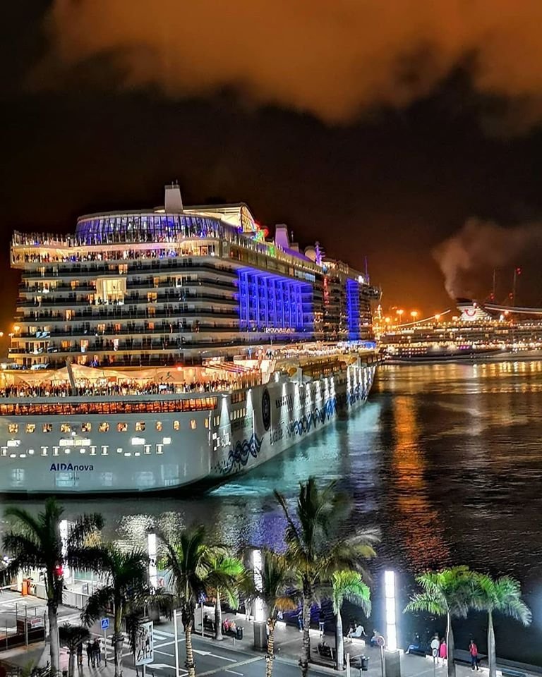 Cuando la ciudad se viste de cruceros, Terminal de Cruceros del Puerto de La Luz y de Las Palmas de G.C Foto: 
@thenextsnapshot

 @grancanariainsolita