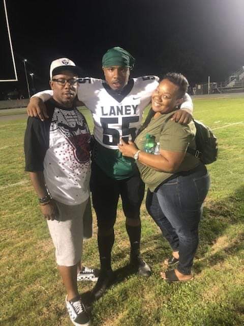 DionLimTV's tweet image. RIP Ramone Sanders. His family gave me these photos on November 15th and recalled the good times before Ramone’s bone cancer spread to his lungs. Sending the Sanders family love &amp;amp; strength ❤️ abc7ne.ws/2KRz2c2