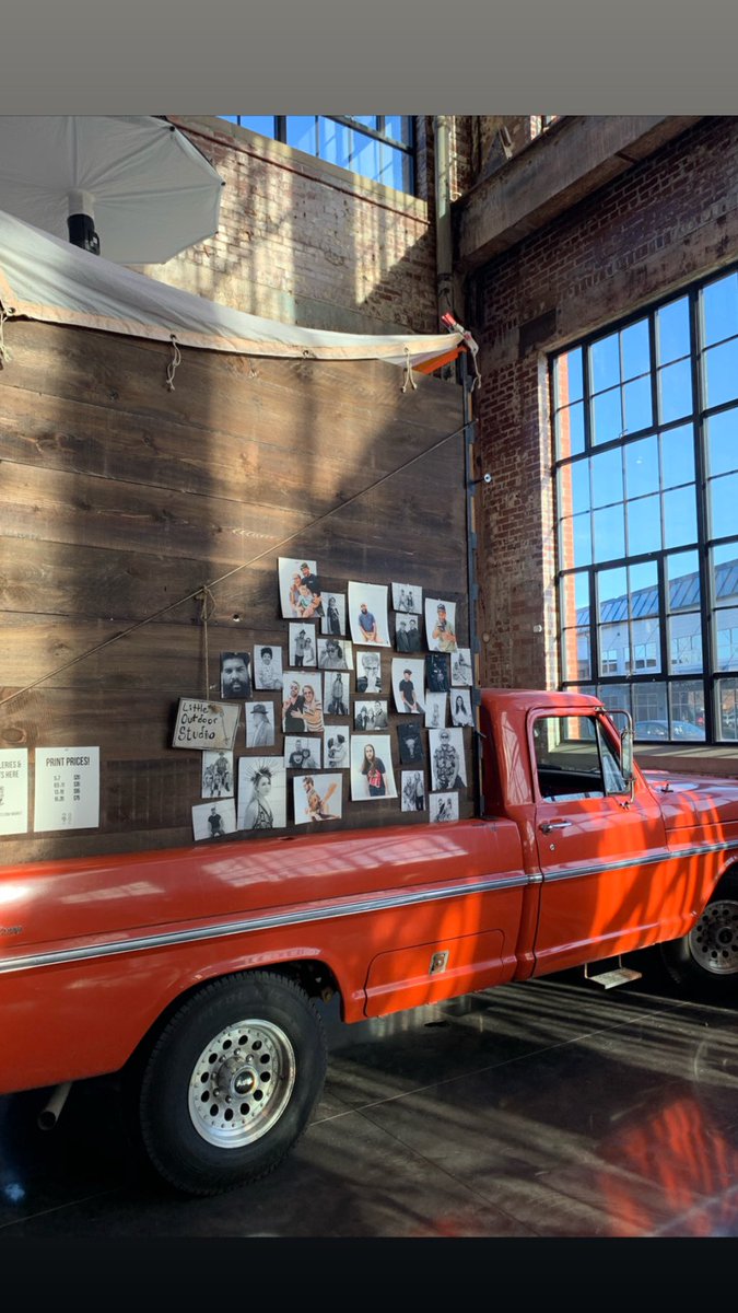 pattyjeffre1's tweet photo. Marvelous time yesterday at the @Gansettbeer #MadeOnHonorMarket in Providence with @ColinCarlton...๐ปโจ๐๐ #thankyou for the invites #pattyjdotcom #christmasmarkets https://t.co/1blWDAMPG4