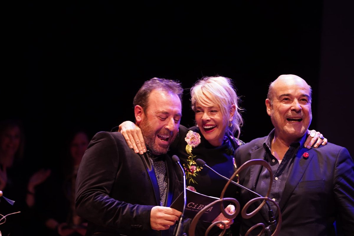 FestivalCiBRA's tweet photo. #11CiBRA | CLAUSURA

Cerramos el telón de esta 11ª edición con una gala de clausura, que una vez más, ha llenado el Palacio de Congresos “El Greco” de Toledo.

Antonio Resines, Belén Rueda, Karra Elejalde, Almudena Cid, Greta Fernández y Pol Monen entre los premiados de la noche. https://t.co/Jw3dIRmIyV