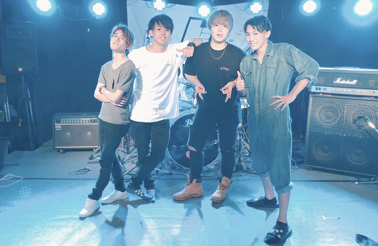 Bitterclown ビタークラウン 11月24日 百花繚乱 其の四 ありがとございました 1 スケッチブック 2 Pray Detonation 3 A Wake 4 Your My Hero 次回12月7日cyber Boxにてお待ちしております ビターヤバイ 百花繚乱 沖縄 バンド Live