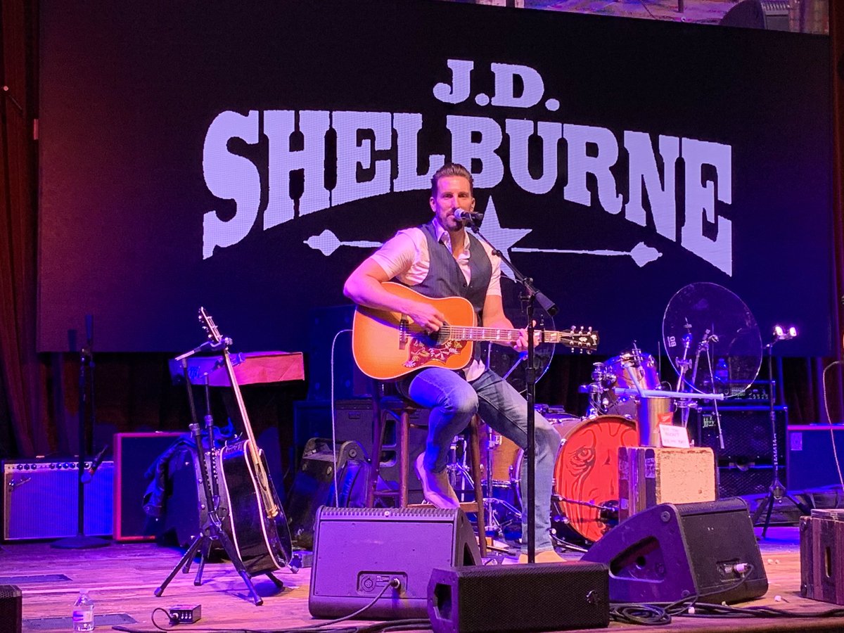 Catherine Bennett tweet media