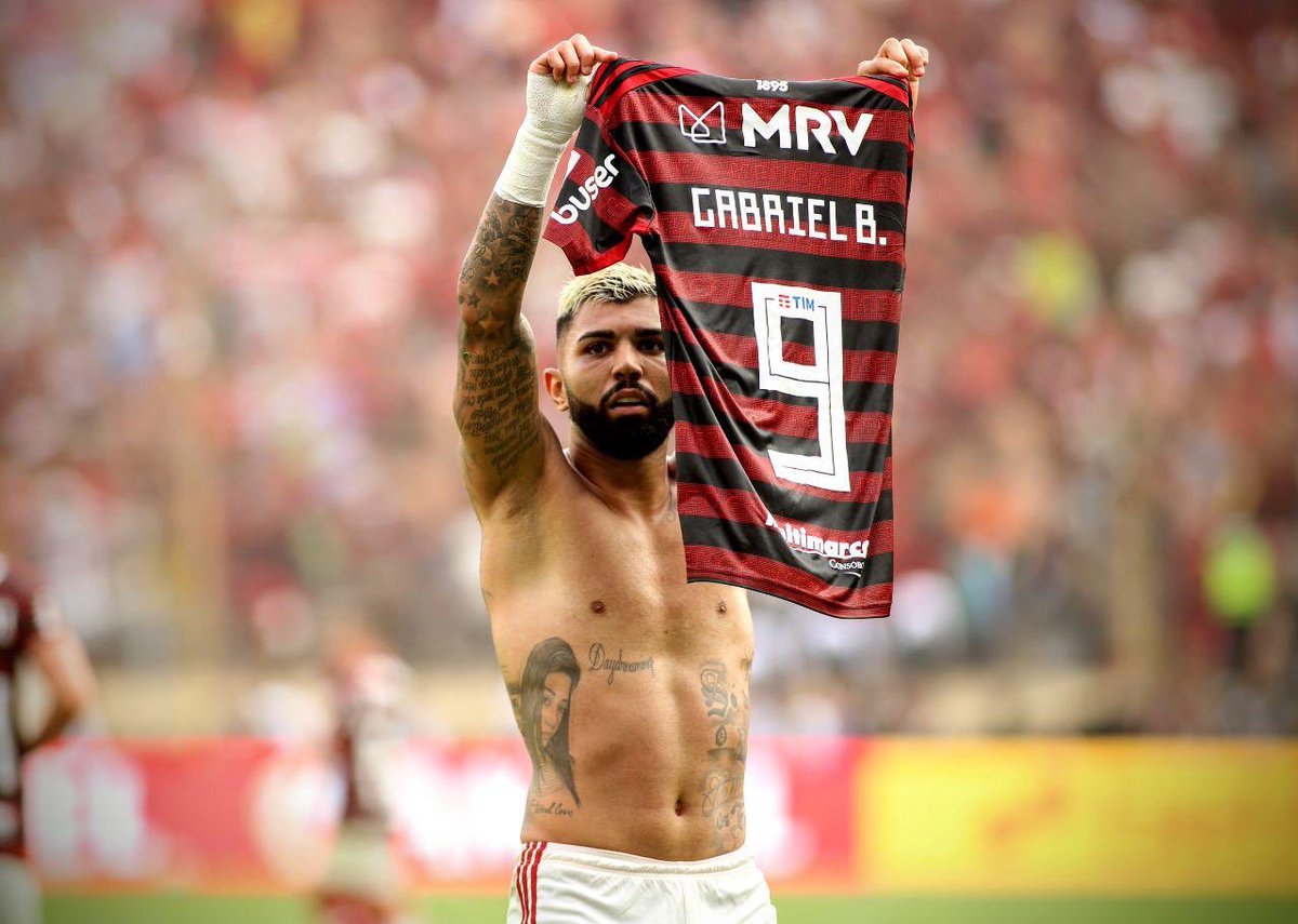 mundodabola's tweet photo. Campeão e artilheiro da Libertadores. Campeão e artilheiro do Brasileirão. Que temporada do Gabigol! https://t.co/V1NfxQvuMS