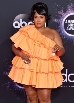 brillamila's tweet photo. Yo llevando mi paciencia a cada lugar que voy #AMAs https://t.co/xIFpWq13vY