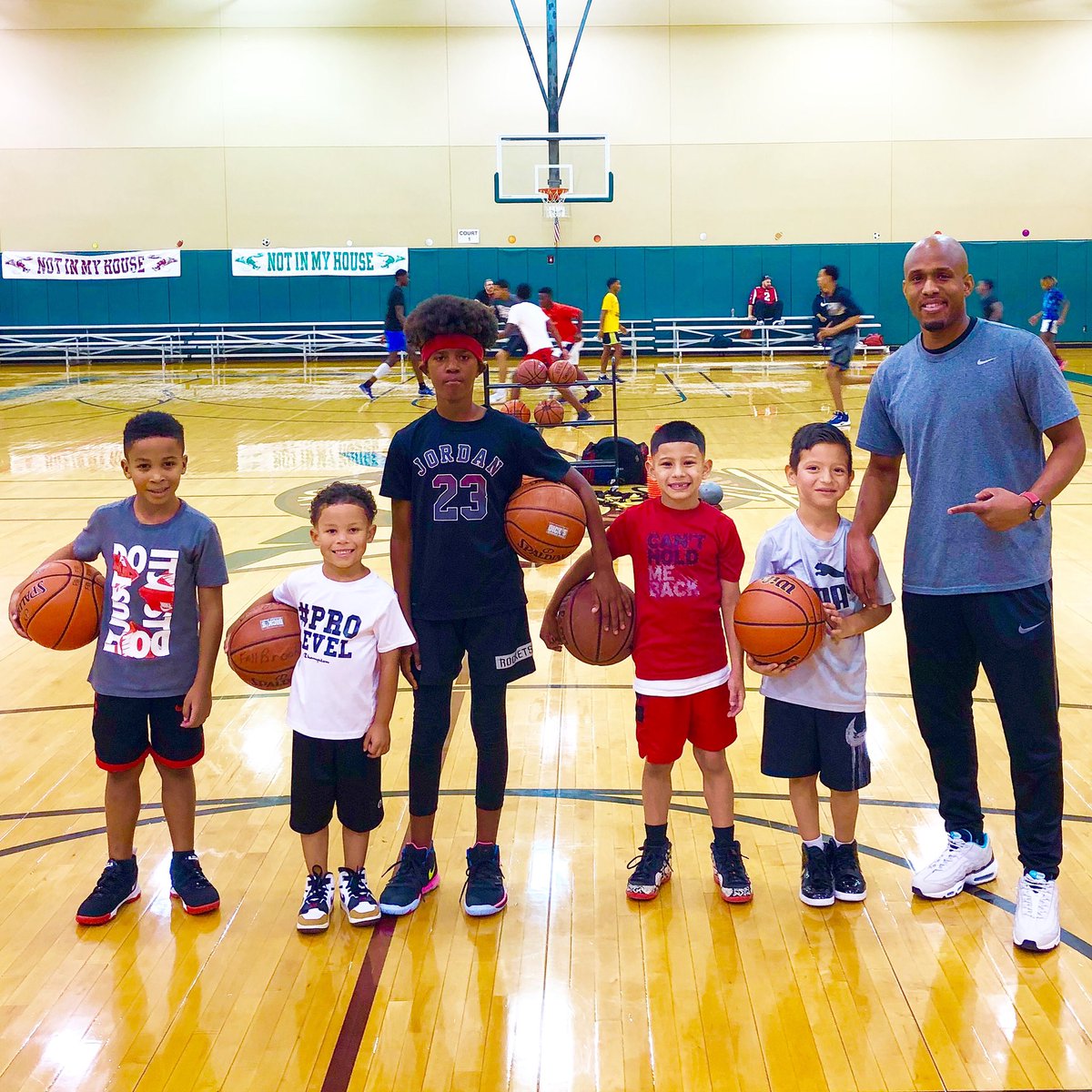 Coach_Peterson's tweet image. Just a few kiddos in the lab trying to achieve greatness! #BeginnersTraining🏀⛹🏽‍♂️✊🏾