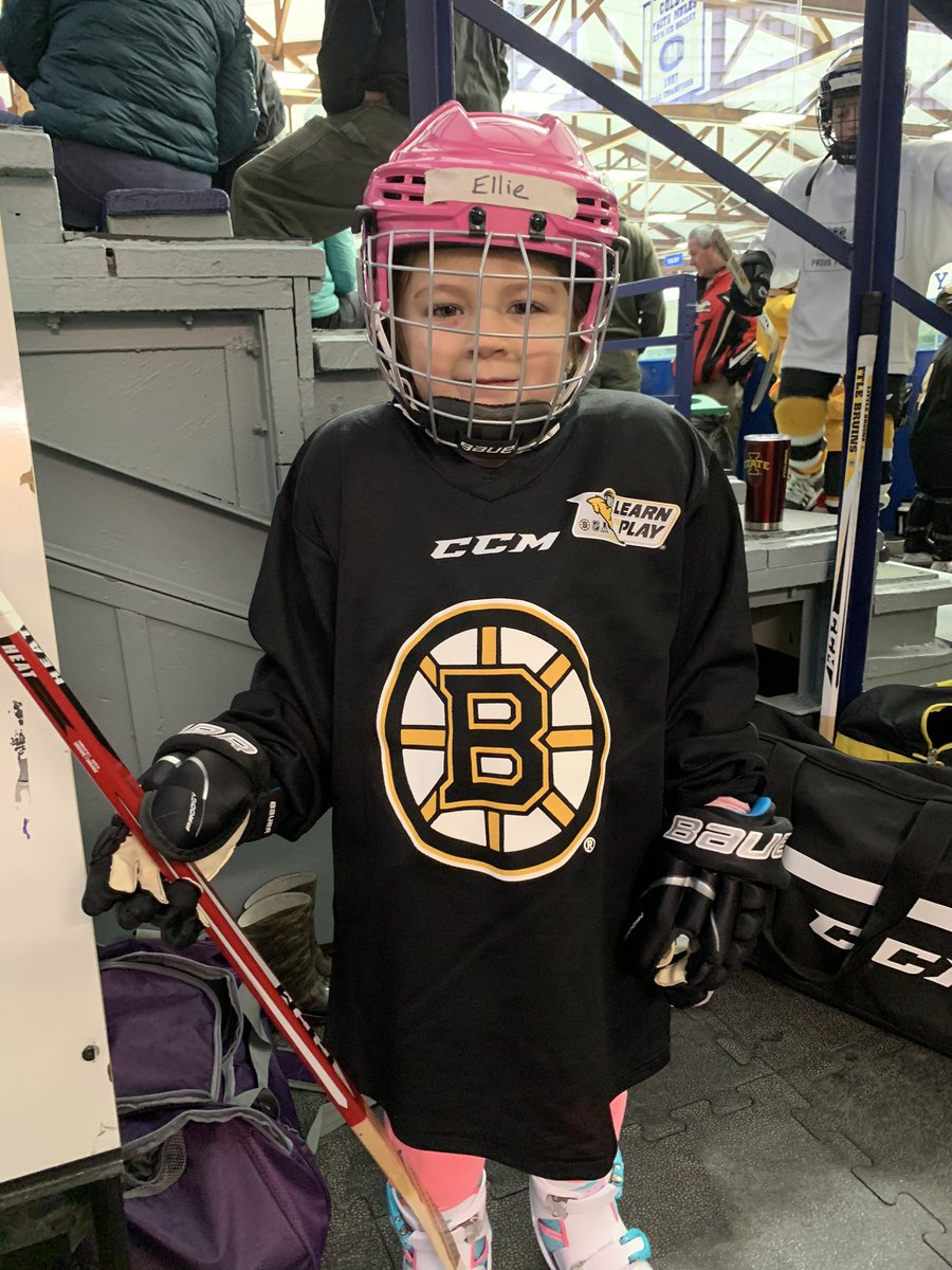 KMaho16's tweet image. Day 4: I’m thankful for sports. Raised as a Boston fan I love getting together with family and friends for games I also got the awesome pleasure of seeing my daughter’s first hockey practice today. She killed it! #boston #7daysofthanks