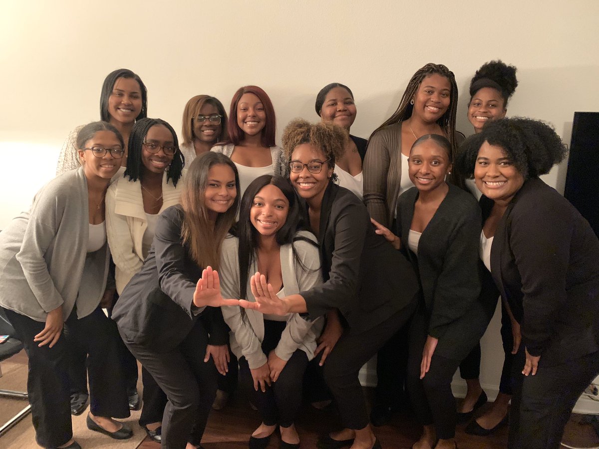 nelly_325's tweet image. 11/24/19 • It is an honor to be a new Fall’19 initiate of Alpha Kappa Psi Professional Business Fraternity, Incorporated. Love yall to the moon and back.💙💛 #AlphaEpsilon