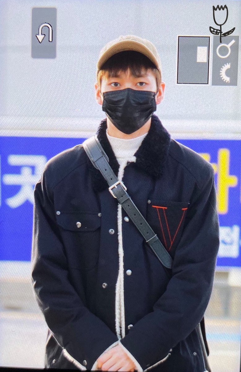 그해 봄, 꽃이 피었다 🦋 tweet media