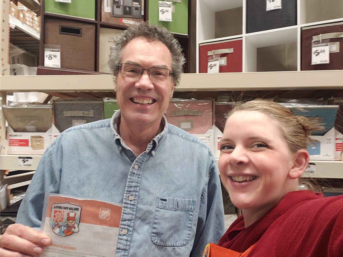 Frisk21's tweet photo. Recognizing John from the InFocus team for driving safety and getting us to 365 days safe! #THD2806 #Thebig06 #Safe4theHolidays #SafetySelfie #SafetySelfieNP #D184Safe #Safetyispersonal @jennkbauer @jmbconwell @kstolie @dhrm184 https://t.co/Kzbrhd1CWm