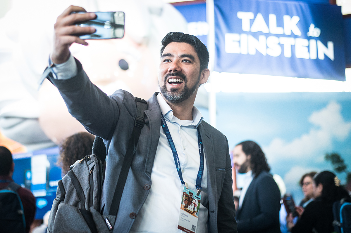 Dreamforce's tweet photo. We came.

We saw.

We Dreamforce-ed.

Don't mind, us we're just reliving the magic of #DF19 with these photos. https://t.co/E2gdTtKIfH