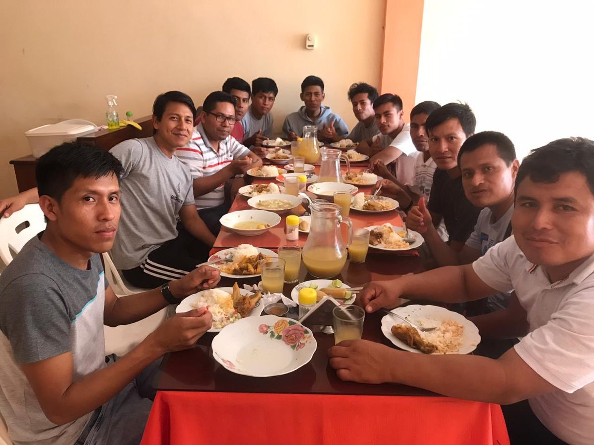 StandWPurpose's tweet photo. Jungle in @Peru @hey_its_Faithe @miguel_saccsara @QuechuaFC host coaches clinic Teaching The Gospel through Soccer Some coaches walked several miles to attend. Then they were able to apply what they learned with the kids. Coaches doing push ups for the losing team #1stGraceLesson https://t.co/KWgIM2Tnsv