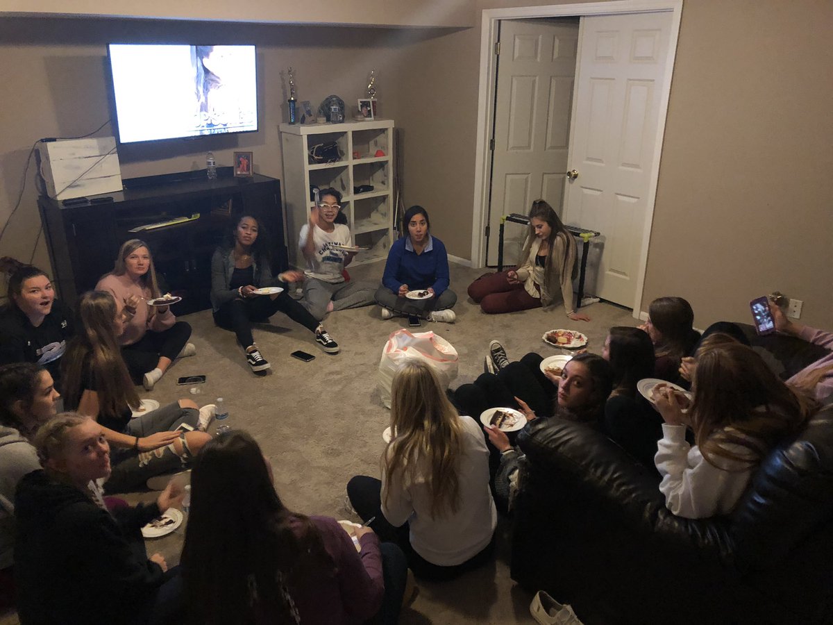 FZNWomensHoops's tweet photo. 1st Annual Team Thanksgiving was a success! Great bonding and an unbelievable group of young ladies! Can’t wait to see what the future holds!!
#northsideproud https://t.co/HCBJFidjwd