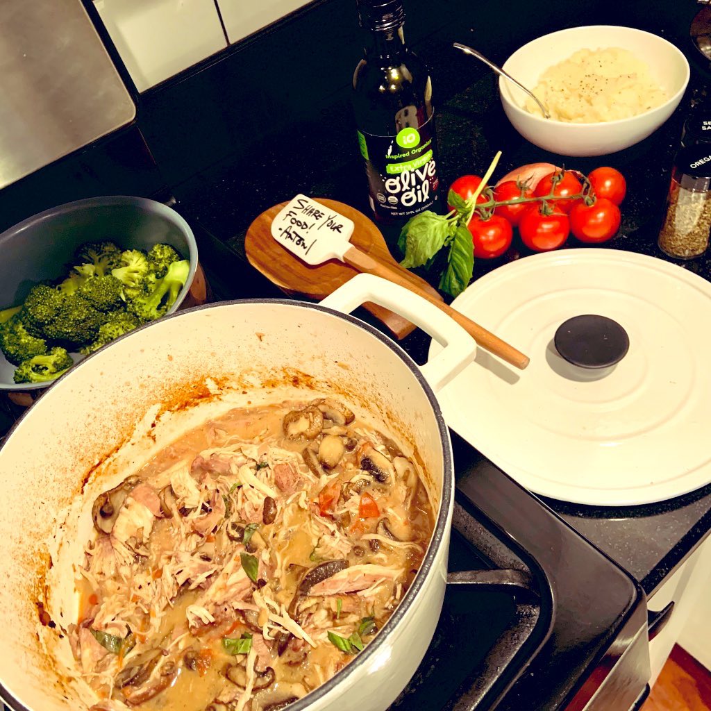 cookbookclass's tweet photo. No #SundayScaries here! Sunday night dinners prepare us for a week filled with gratitude, happiness and good food!🥰❤️

https://t.co/iIGdbccwtz…

#kidscooking #thecookbookclass #kidchef #kidswhocook #healthyrecipes #kidfriendlyrecipes #kidshealth #foodeducation #inspiredorganics https://t.co/mffjdUEexa