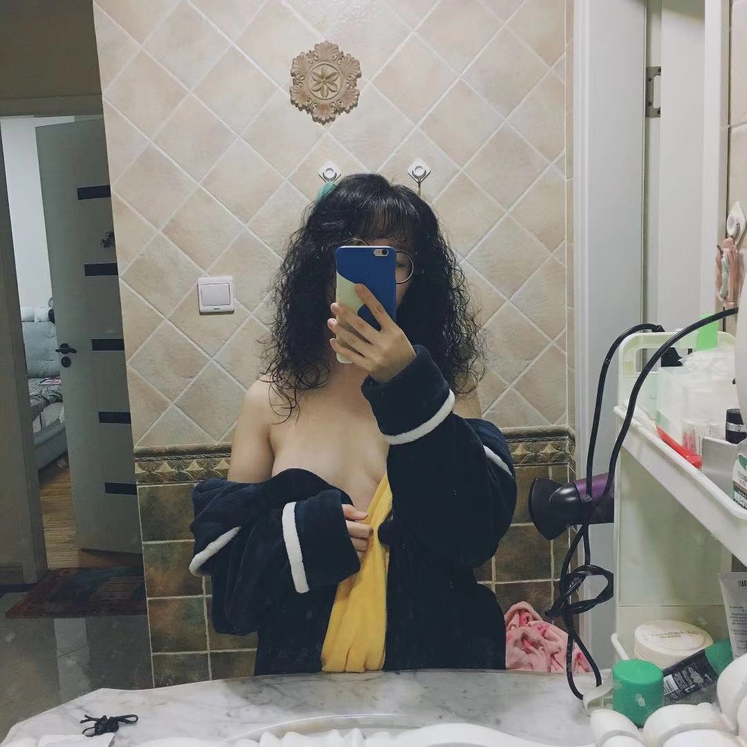 melodyjxw's tweet photo. 何雨迪 https://t.co/4VkuzRqOpM