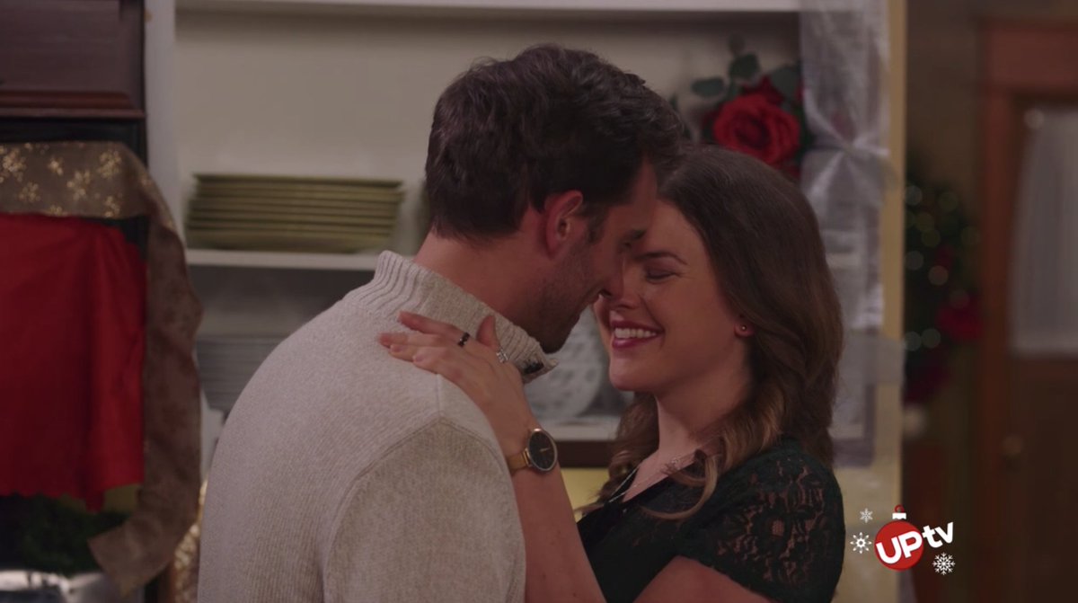 UPtv's tweet photo. Everyone got their perfect ending!  #AChristmasRecipeForRomance https://t.co/ST4C9eu2A5