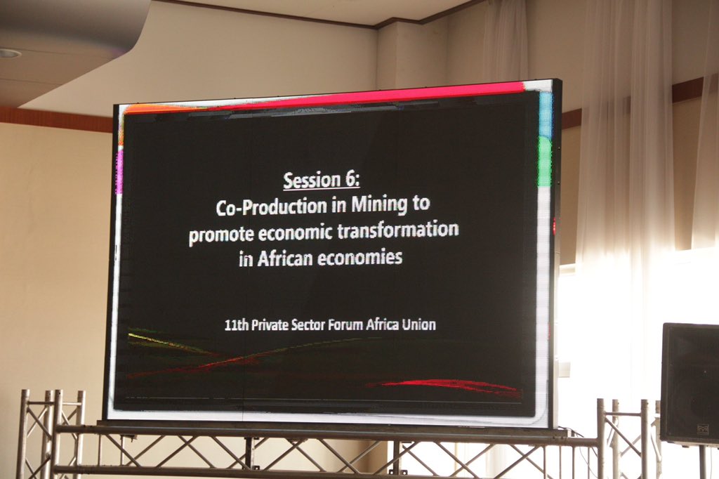 08/11/2019 - Le Ministre des Mines et des Ressources Stratégiques Fidiniavo Ravokatra a commencé la Session dédiée pour « La coproduction dans l'industrie minière pour booster la transformation des économies africaines » par un aperçu du secteur minier malagasy.