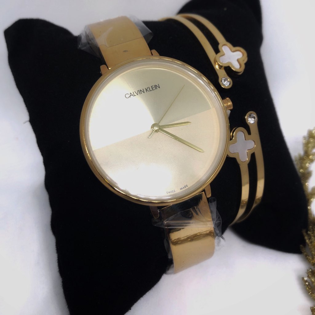New arrivalChristmas came early on this side Gift yourself or loved one this set of wristwatch.Price: Wristwatch only #7000With bracelet: #9000Pls send a Dm to orderWe deliver If you see this on your Tl pls Rt #KhafiTheHost  #NigeriasNewTribe  #mainlandblockparty