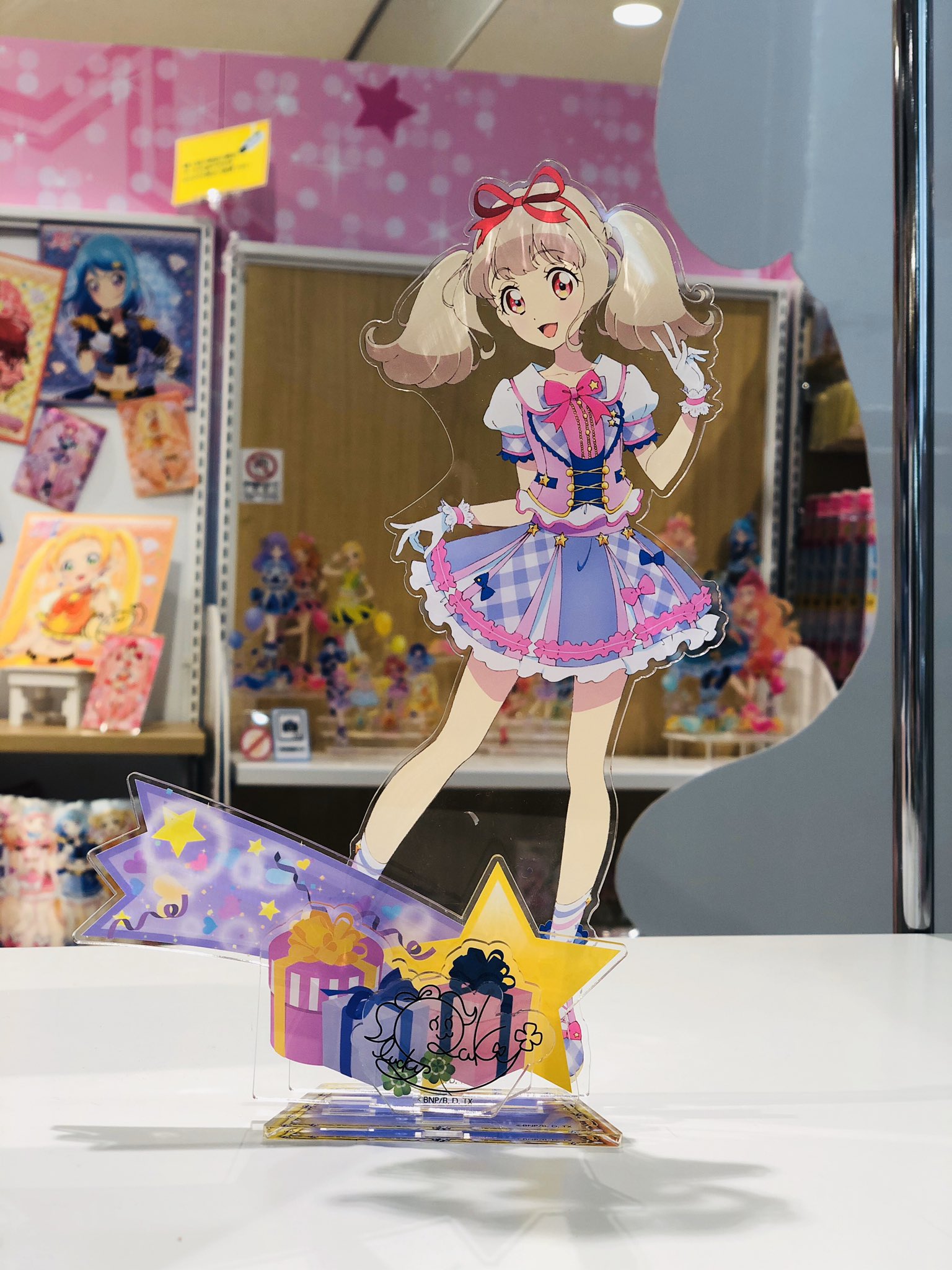 O Xrhsths キャラポップストア池袋サンシャインシティアルタ店 Sto Twitter 商品情報 アイカツ オンパレード よりアクリルジオラマ 姫石らき ちゃん 神崎美月 ちゃん 夏樹みくる ちゃんが新登場 12 5 木 より発売開始 新 キャラクター らきちゃんや