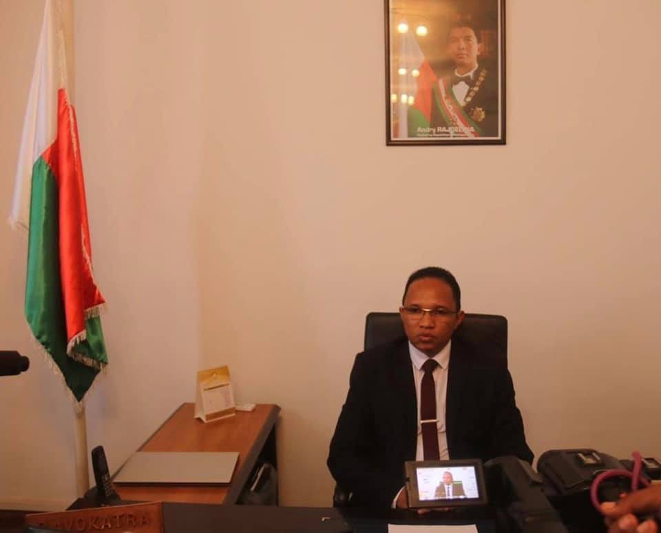 Fanampim-panazavana mahakasika ireo fanapahan-kevitra noraisina nandritra ny Filankevitry ny Minisitra ny Alarobia faha-20 Novambra 2019, izay mangataka ny hanaovana tsirika manokana ny fampiasam-bola ao amin'ny Orinasa QMM.