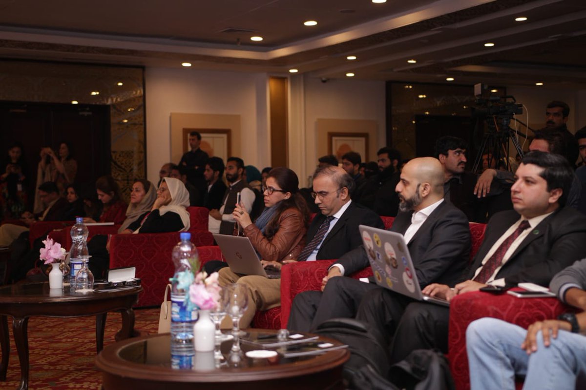 kamrankbangash's tweet image. Honored to be part of GoogleBiz #Peshawar, an intl conference focused on Tech &amp;amp; business, utilizing the space to exchange ideas amidst a wonderful selection of individuals who are responsible for breathing spirit into the tech and entrepreneurial scene in the city #TechDrivenKP