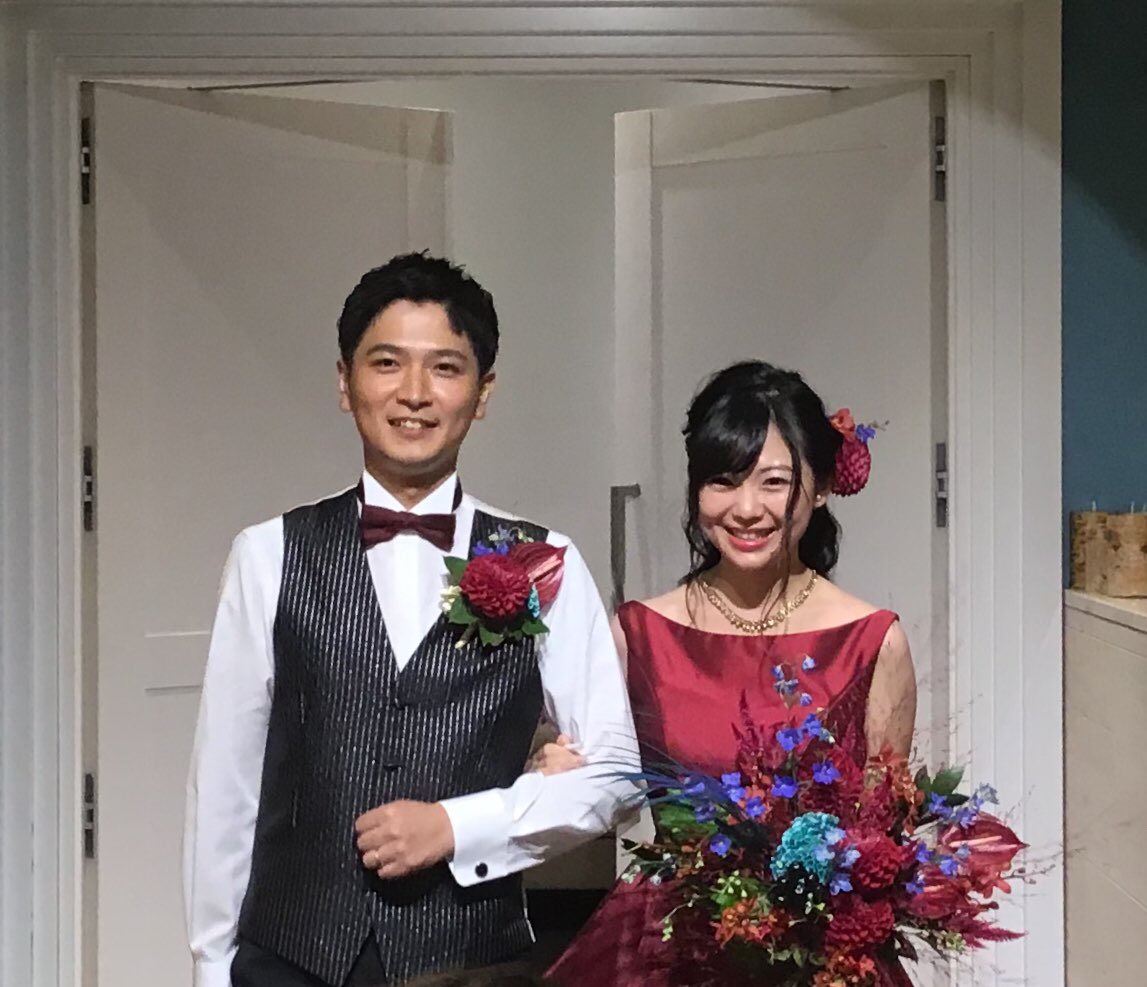 Richyman 年末に向けて 今年の写真をチェック中 改めて 先生をやって良かった と 9月 大学の教え子 新郎 の結婚披露宴に出席 テーブルに座ると 嬉しいメッセージが 美男 美女ですね