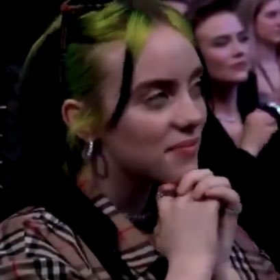 BADHOPELESS's tweet image. taylor looking at billie / billie looking at taylor im soft