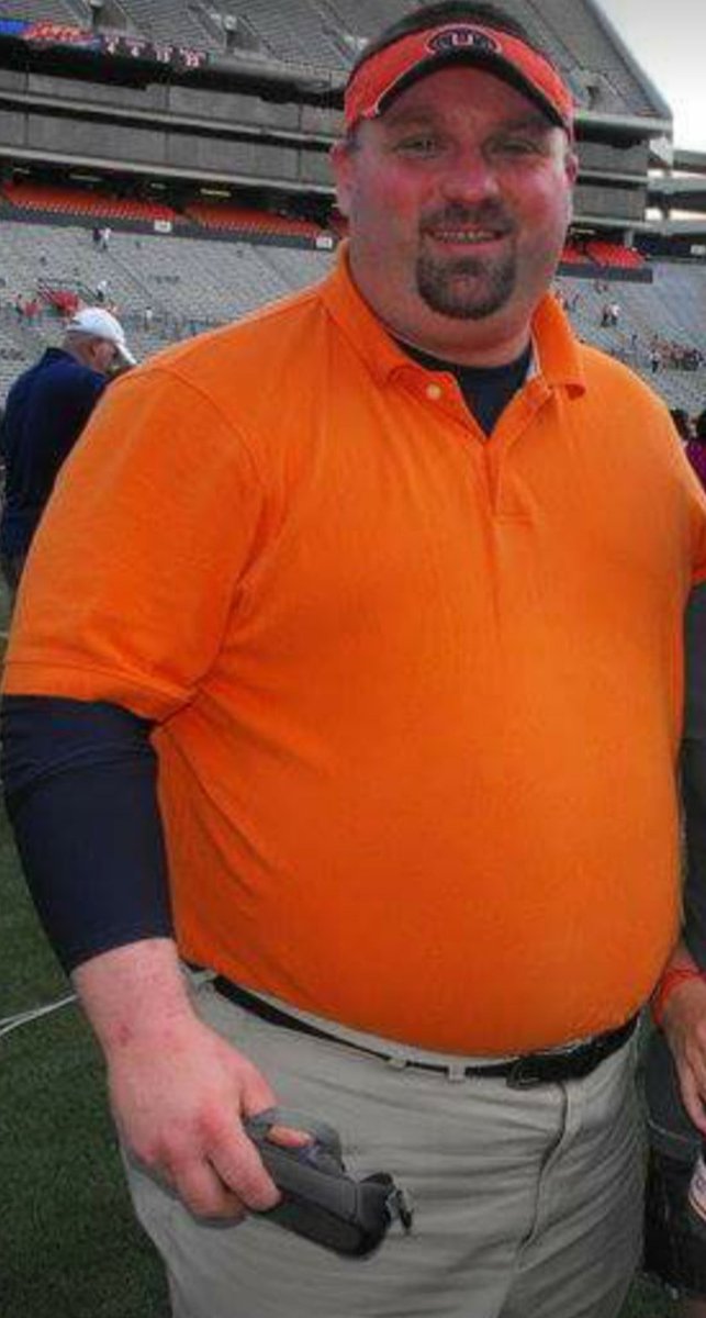 DavidFi10644537's tweet photo. Awww why not put it here on Twitter too..Ten year Challenge lol bout 200 lbs lighter and alot healthier!! https://t.co/B8jkl5SMIJ