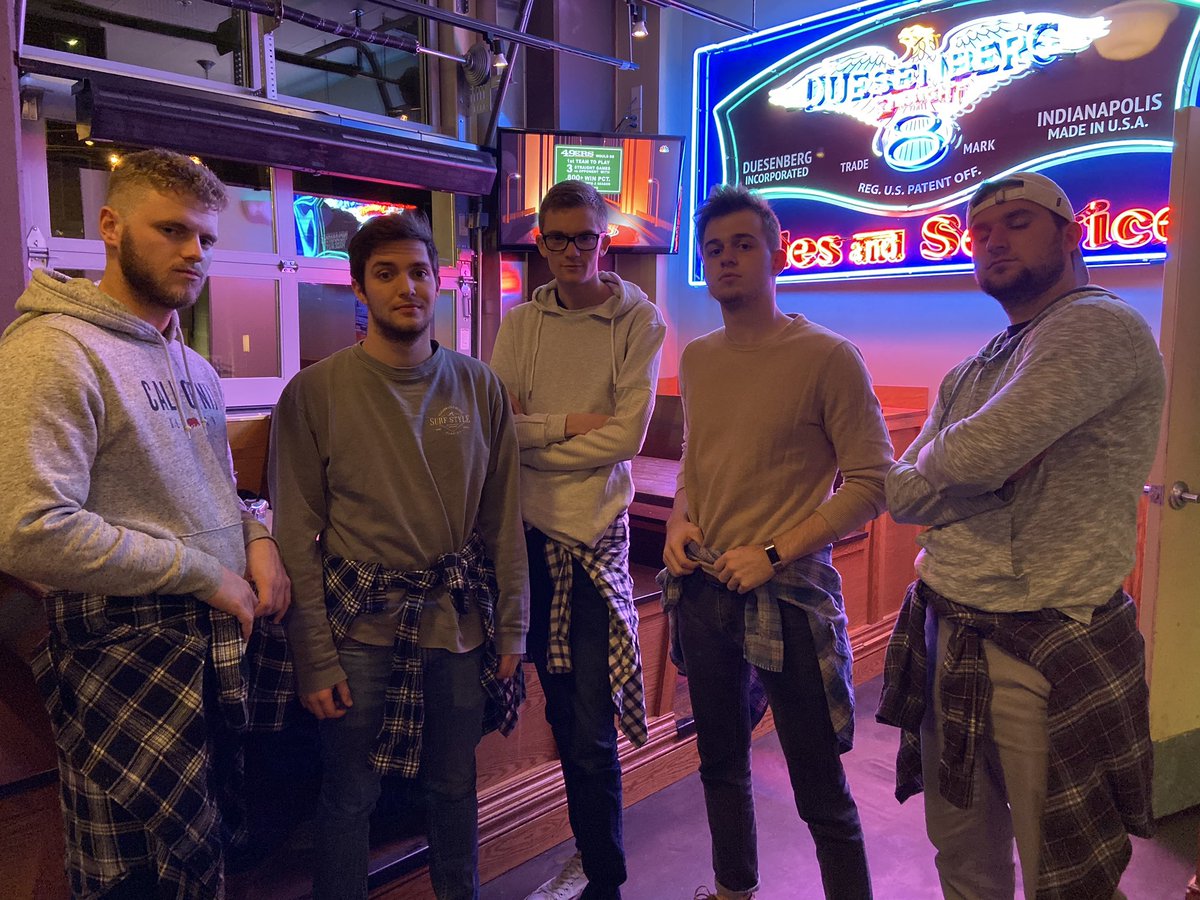 Sunday, November 24, 2019Theme: Flannels tied at the waist. @BrothersMuncie – at  Brother's Bar & Grill