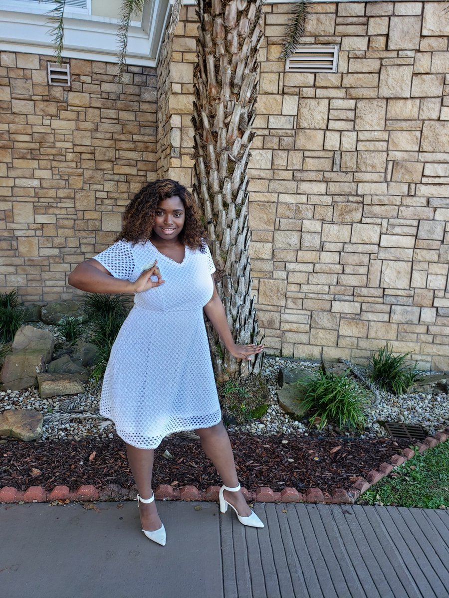 keedythequeen's tweet image. I took the road less traveled by, and that has made all the difference💗💚
#TheTailAlwaysPrevail #fall19 #aka1908