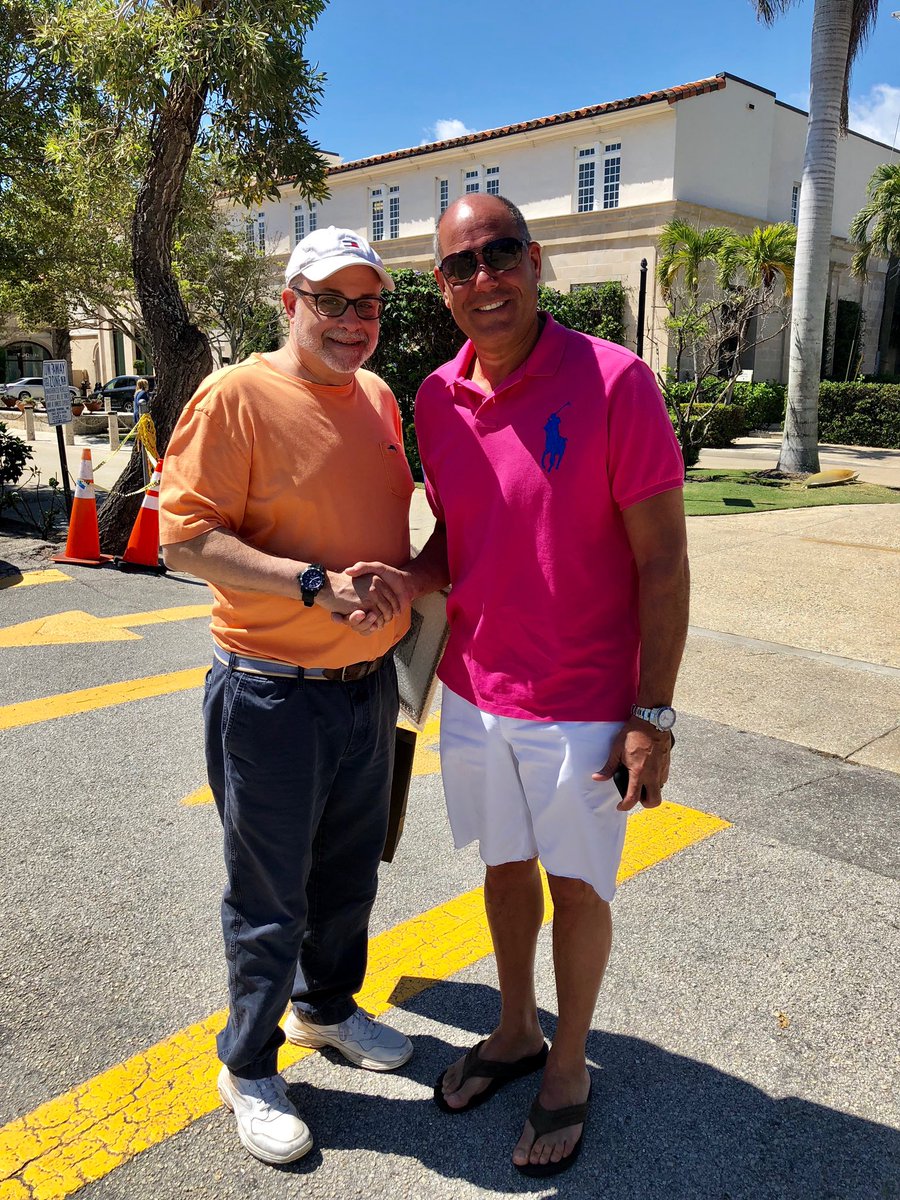 siggyflicker's tweet photo. @marklevinshow - pleasure to have met you. Thank you for being a true patriot 🇺🇸 #constitutionalexpert #usa https://t.co/AiORCFIquT