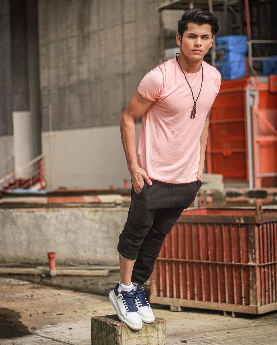 jannatnigam's tweet photo. Love me or hate me, either way I'm on your mind🔥
Like A Boss😎
#siddharthnigam #keepsupporting #dashingmunda #swag_n_style #takethishaters #lit https://t.co/qbRUkb5Cmu
