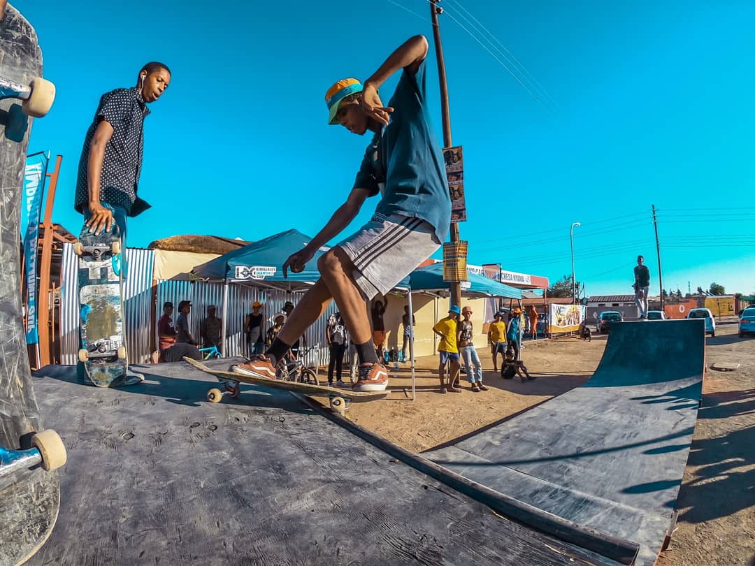 Real_KDC's tweet photo. We setup a ramp at Motswako Carwash yesterday for an activation with our local skaters and had a lot of fun showcasing skateboarding to our community, stay tuned to find out where we're headed next. #TheRealKDC #NorthernCape 
@NorthernCapeSA https://t.co/CCYoQEDJBm