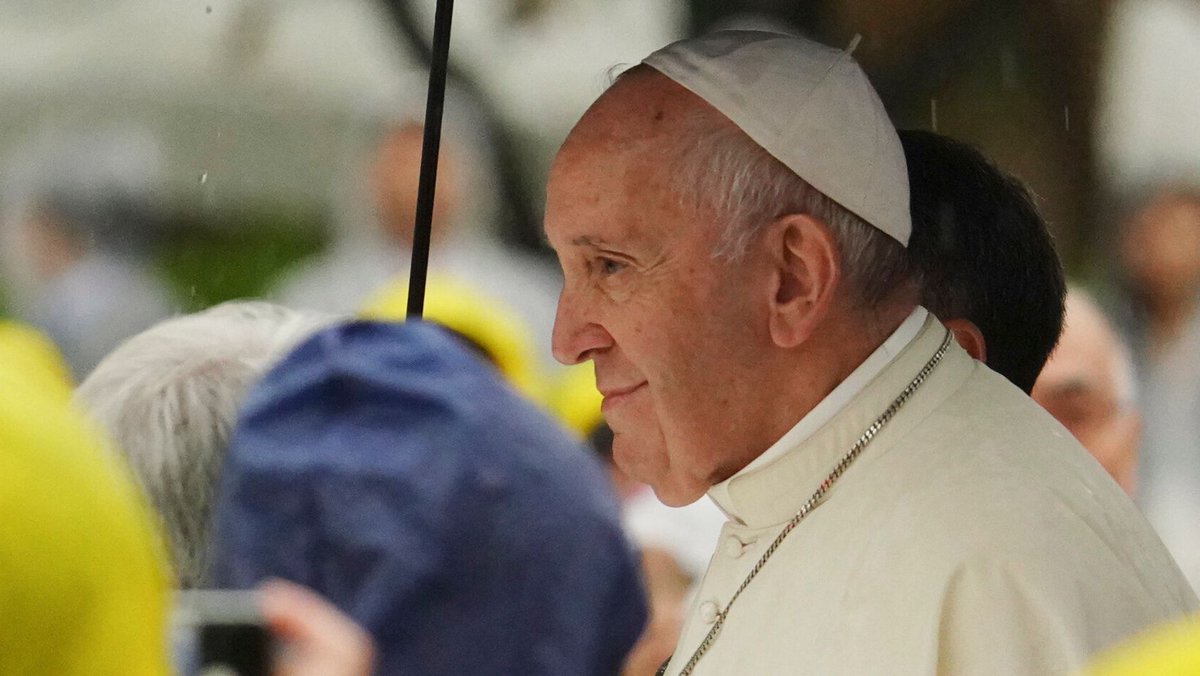 'We will be judged on this,' the pope says of nuclear destruction and weaponry. huffp.st/Tt2Wf3w