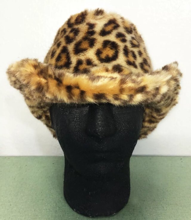 MarcVachonla's tweet photo. This #marcvachon #leopard #fauxfur #applehat is so #hollywoodrockstarstyle !!
https://t.co/unVhm0t7Lc https://t.co/qUTvlaKAG0
