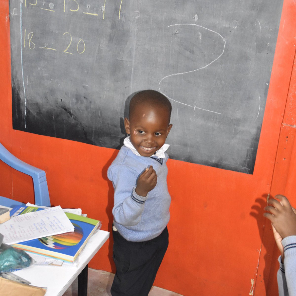 EFYEeducation's tweet photo. Learning numbers is so much fun when the teacher is even letting you write them on the board yourself. 😃🙋🏽♂️💯#preprimaryclass
#learningnumbers #preprimaryschool #preprimaryteacher #learningnumbers #funwithnumbers #chalk #blackboard #writingontheboard #charityschool #donations https://t.co/VAuXdh5M2r