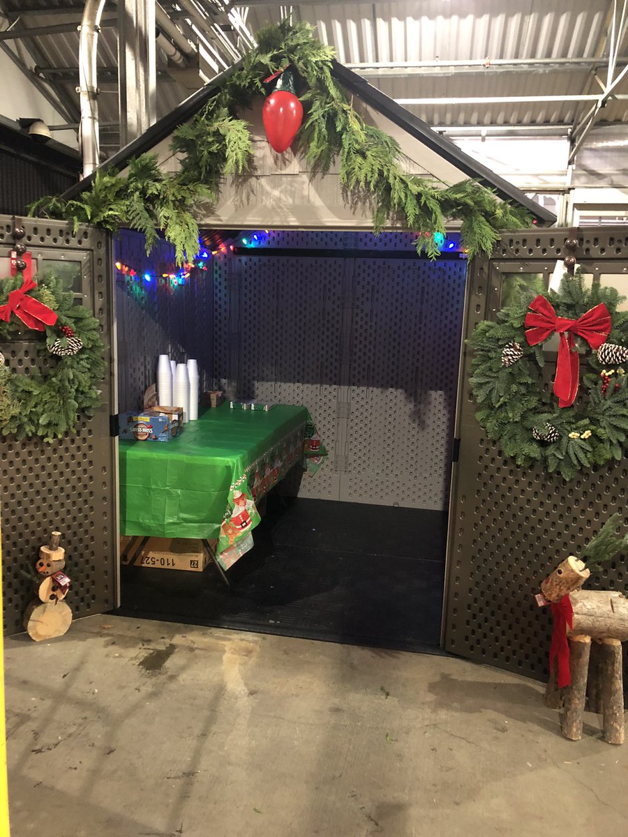 LisaSteck996's tweet photo. Hot chocolate and hot apple cider station open for business #4707 https://t.co/WN80OMHGWU