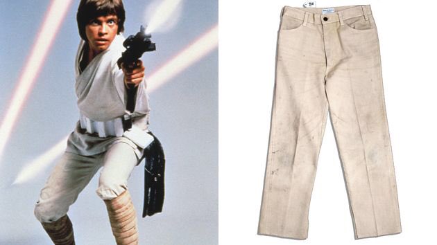 BennettBuild's tweet image. I think @HamillHimself is wearing jeans in this classic shot, but only he and wardrobe knows for sure. May the shorts be with you.