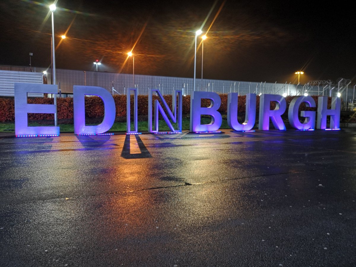 IOHD_Shona's tweet photo. Early Monday morning start but I'm off on an adventure. Berlin ich komme  🇩🇪✈️ #MondayMorning https://t.co/1GUxIdH0Ug