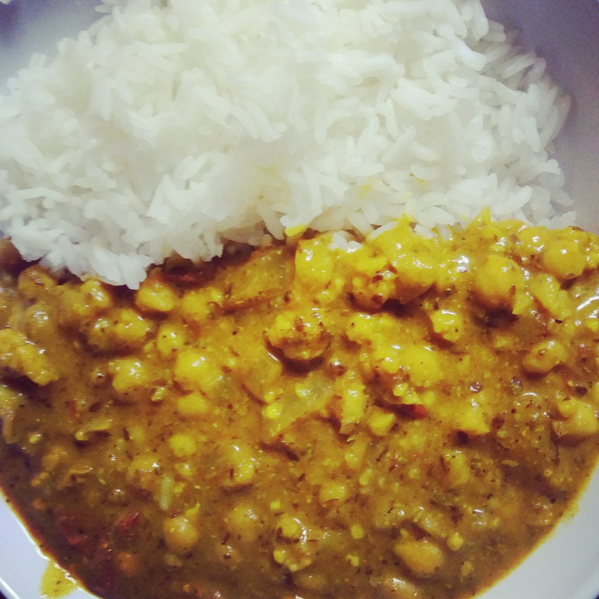 Plant based Chickpea &amp; Cauliflower Curry with Basmati Rice &amp; pita bread (not pictured) sooooo good and definitely don't ever miss meat !! Follow my IG for #plantbaseddiet recipes Instagram.com/knoxcountychef