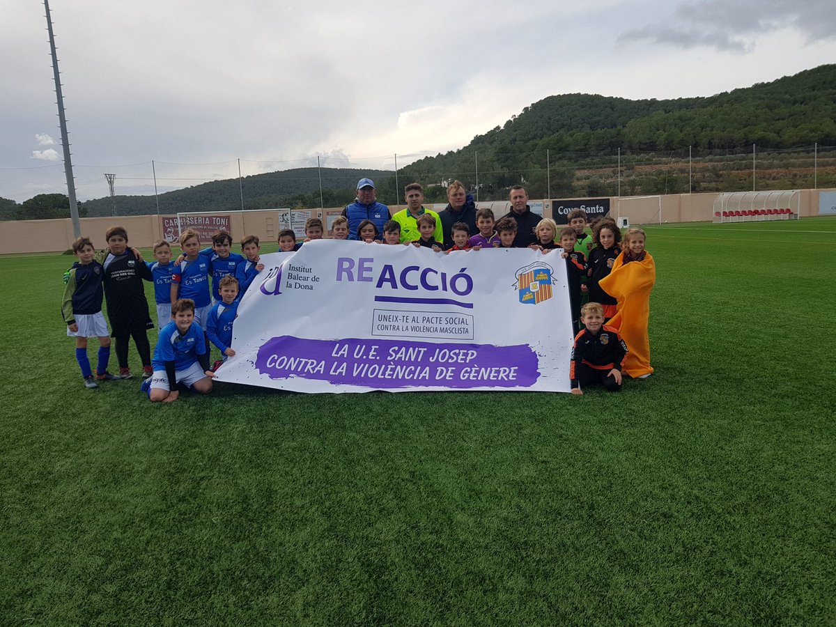 UESantJosep's tweet photo. És el nostre petit gra d'arena per intentar erradicar aquesta mañ de la nostra societat. #reaccionem #somfamilia https://t.co/4umcmsl6sa